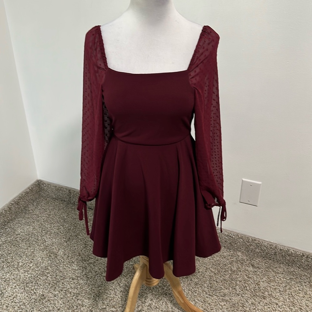 🏰 Rare Editions Sheer Sleeve Dress